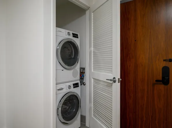 75 Park Lane South image 17 of 50