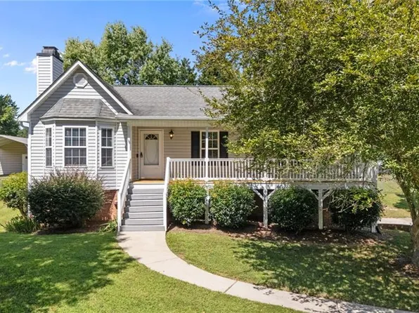 134 Fairystone Ln, Lexington, NC 27295