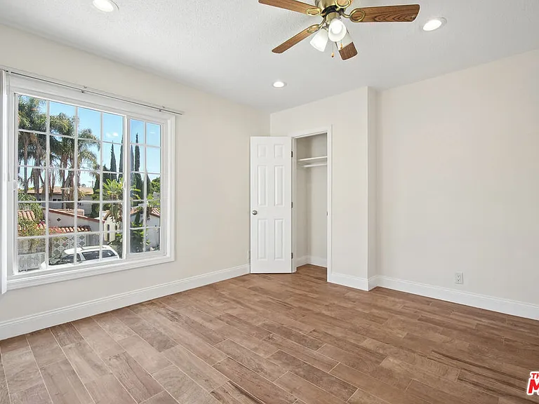 7209 Willoughby Ave #16 — Photo 15