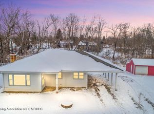 9090 Looking Glass Brook Dr, Grand Ledge, MI 48837