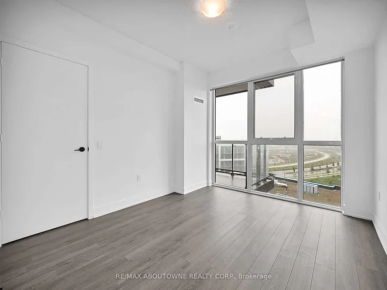 50 George Butchart Dr #914 — Photo 9