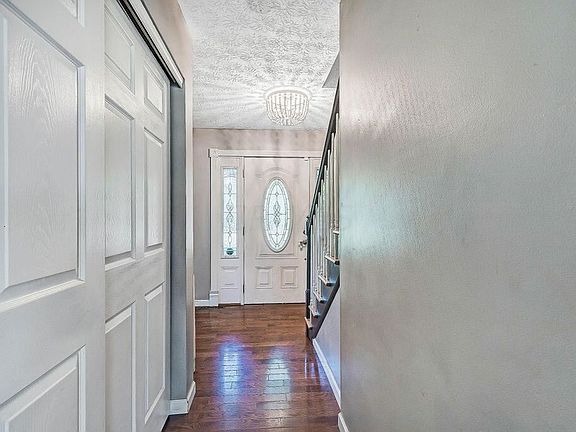 5th image of 8708 Mink St SW