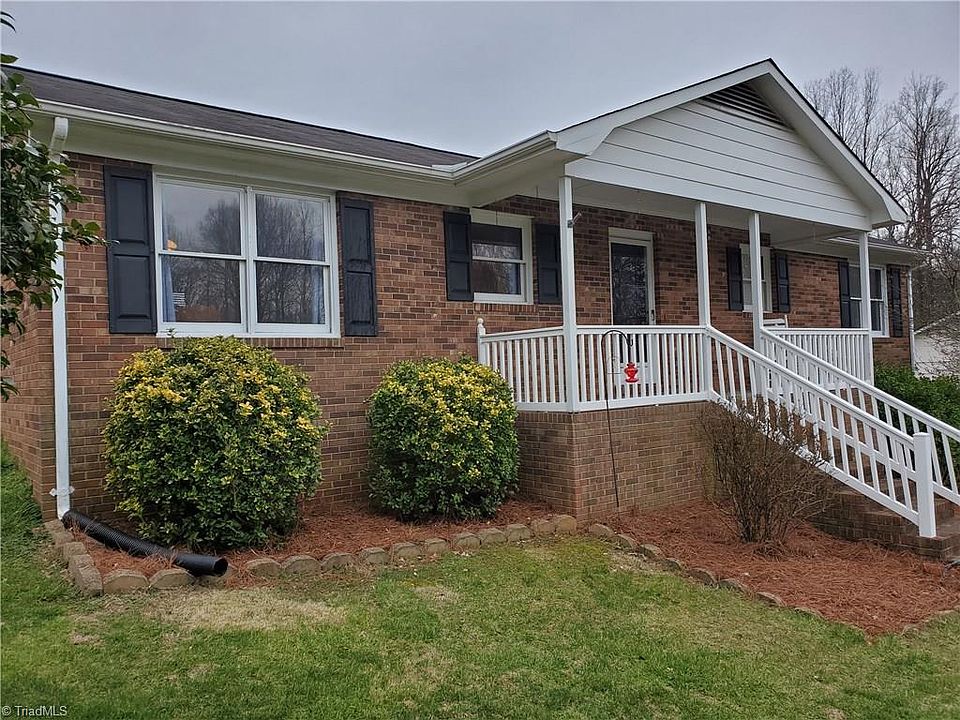 1st image of 3060 Cedar Creek Dr