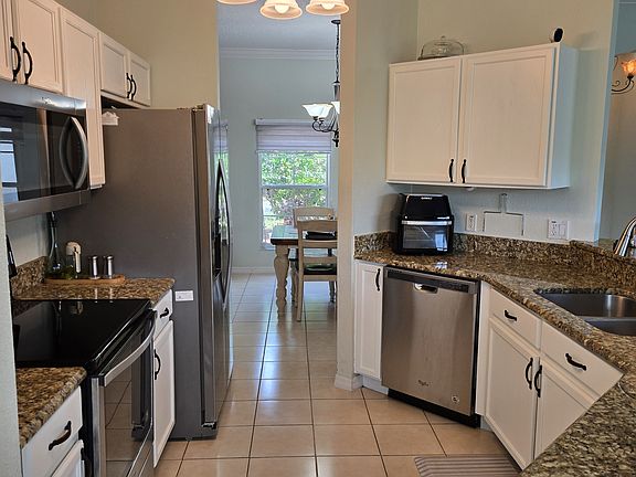 5th image of 3572 Valleyview Dr