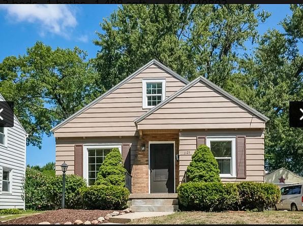 1121 Edna St SE