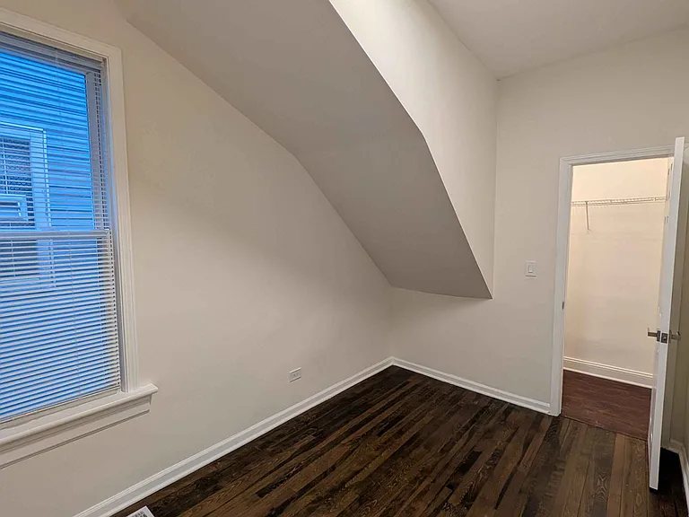 2302 N Hamlin Ave #1 — Photo 6