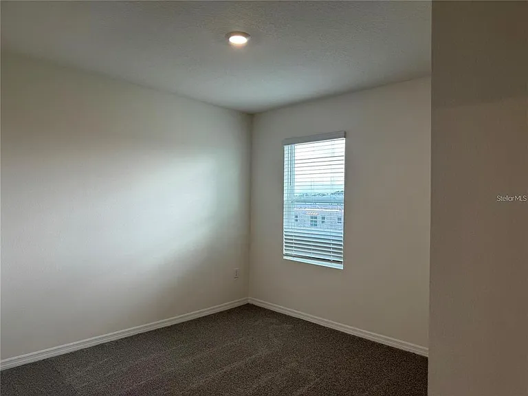 2572 Tulip Dr — Photo 7