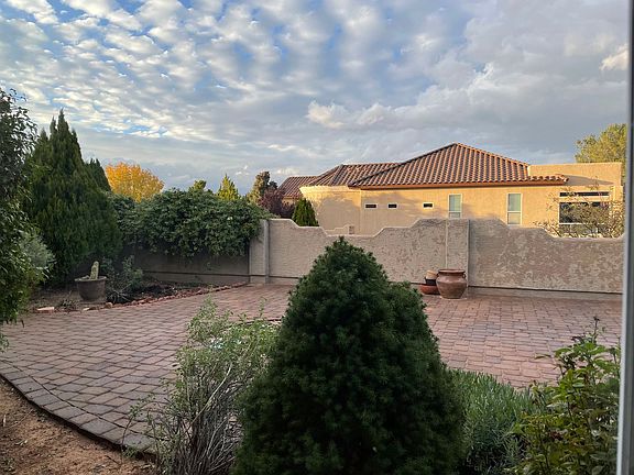 4th image of 5715 E La Privada Dr