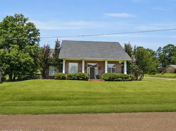 411 Chenoa Ave, Carthage, MS 39051