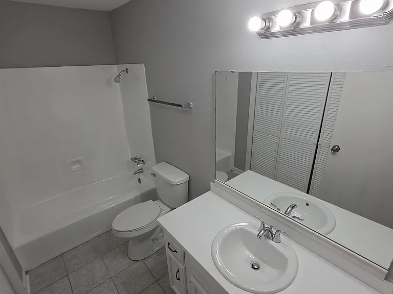 617 Brierly Dr — Photo 12