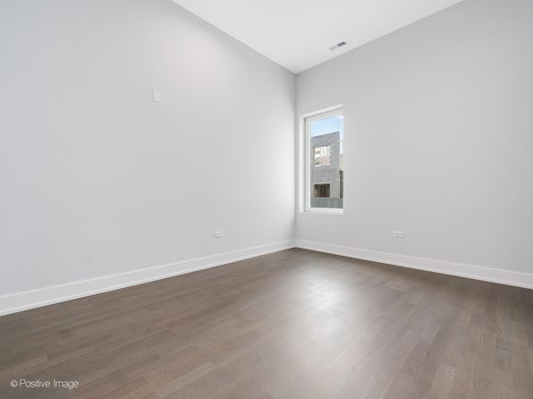 2137 W Madison St #207