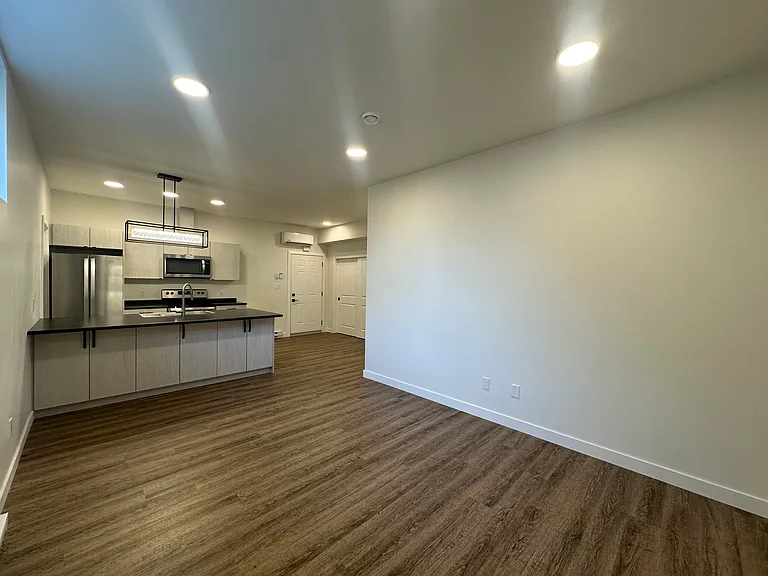 325 Lockwood St — Photo 31