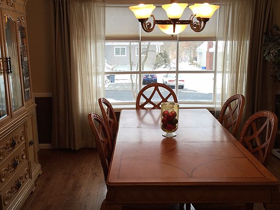3rd image of 240 Canterbury Dr