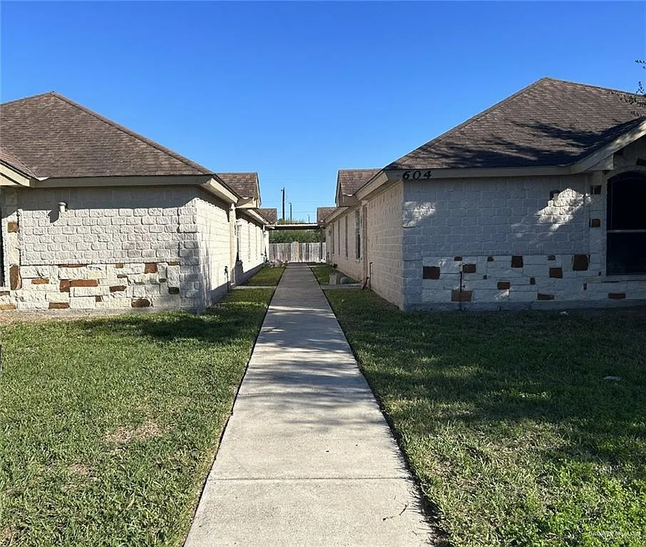 3 bed, 2.0 bath, 4704 sqft, $925 — Photo 1