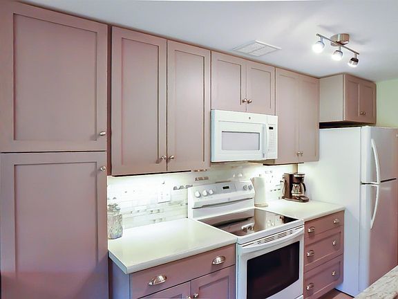 5th image of 53A Lois Ln