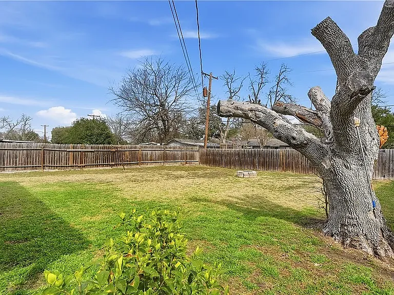 1321 Quail Ln — Photo 16