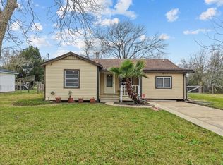 909 Tarpey Rd, Texas City, TX 77591