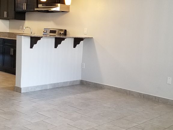 5th image of 18 Pine Ave APT 18