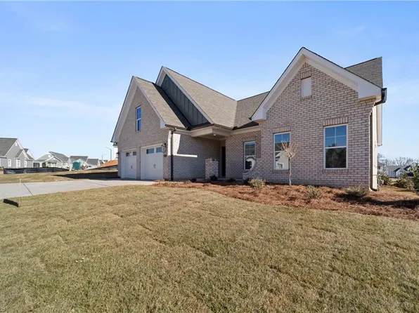 4342 Penns Meadow Ln, Winston Salem, NC 27106
