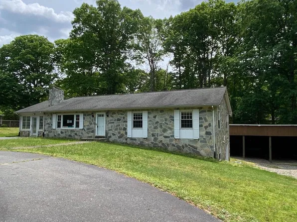 14384 Crystal Ct, Woodford, VA 22580