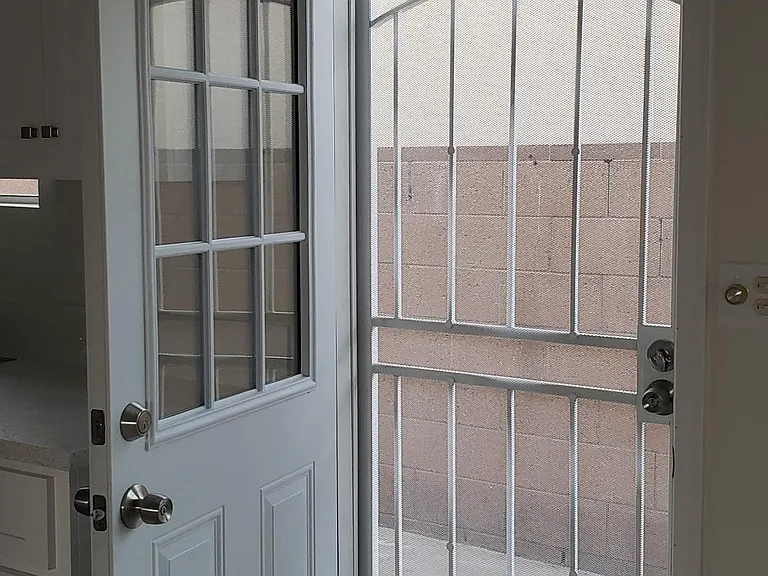 15323 Freeman Ave — Photo 17