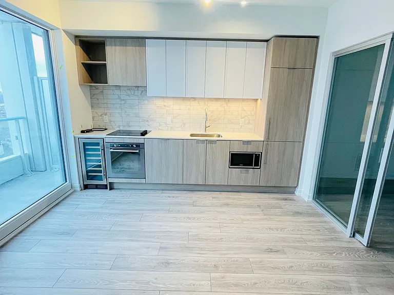2020 Bathurst St #1809 — Photo 7