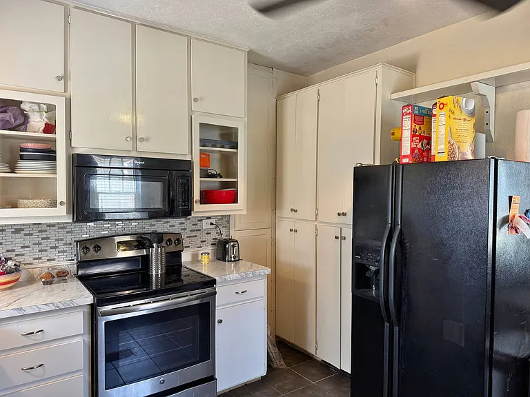 1411 Garfield St — Photo 7
