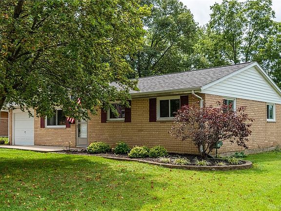 4th image of 3985 Raymond Dr