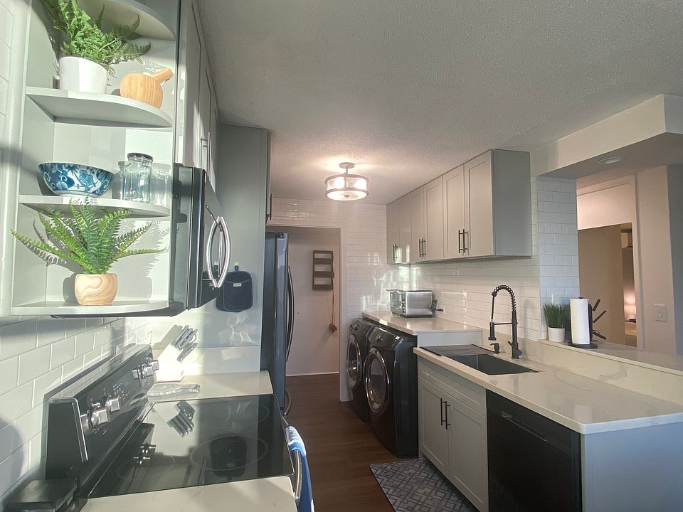 1st image of 2825 S King St #2202-2