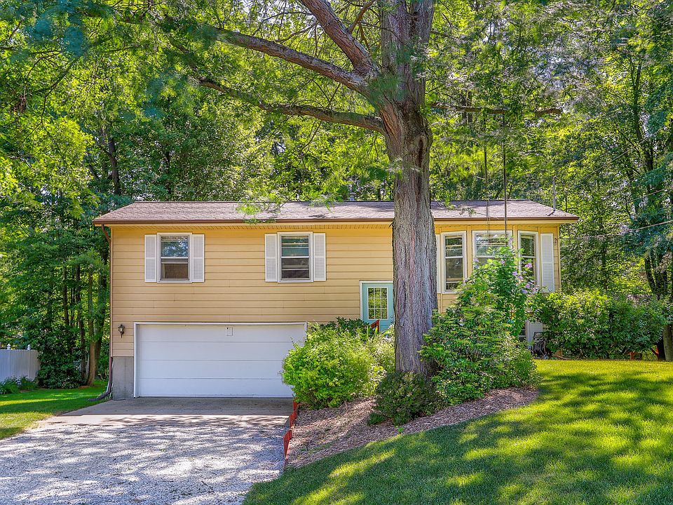 1st image of 285 Bay Haven Dr