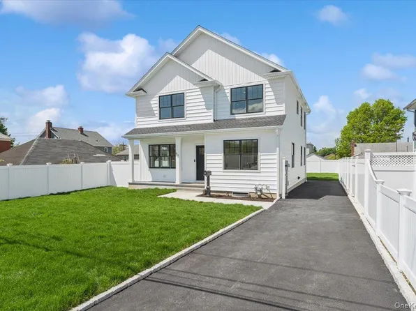 42 Second  Street Extension, Glen Cove, NY 11542