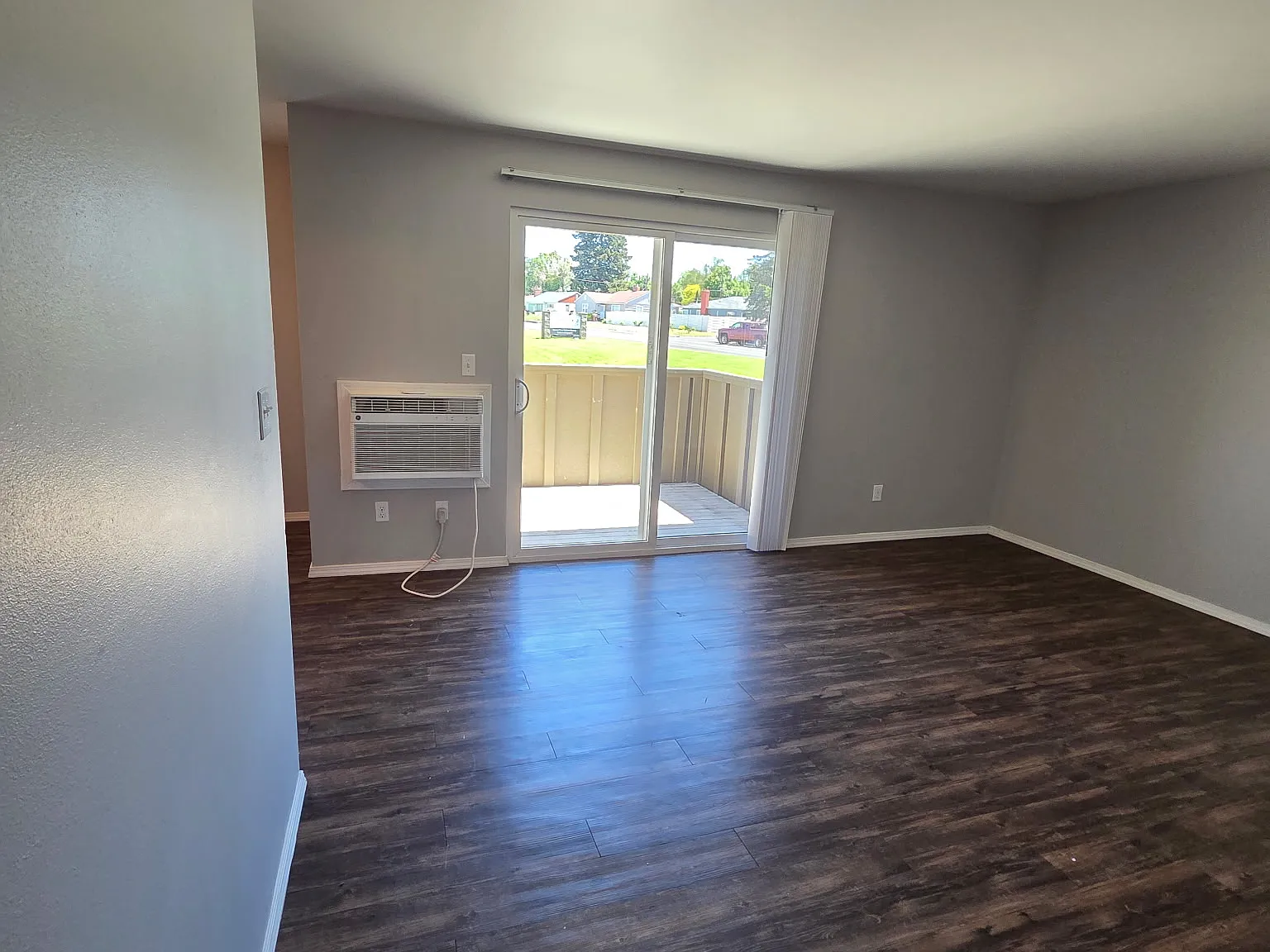 3 bed, 1.5 bath, $1,575 — Photo 3