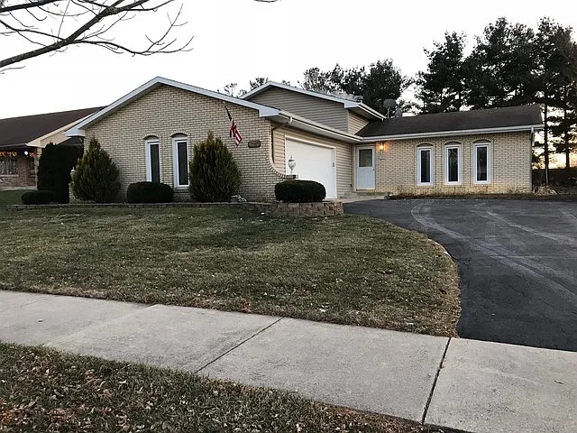624 Melrose Ln photo 1