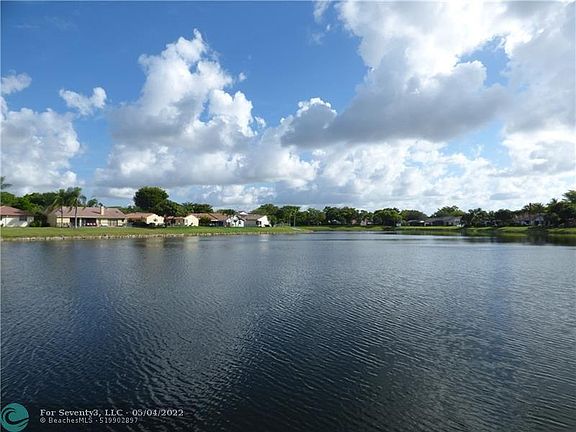 4th image of 6211 NW 50th St