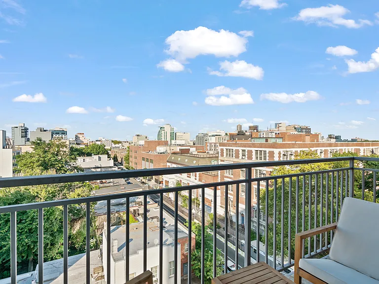 27-16 41st Ave #Penthouse 8I — Photo 7