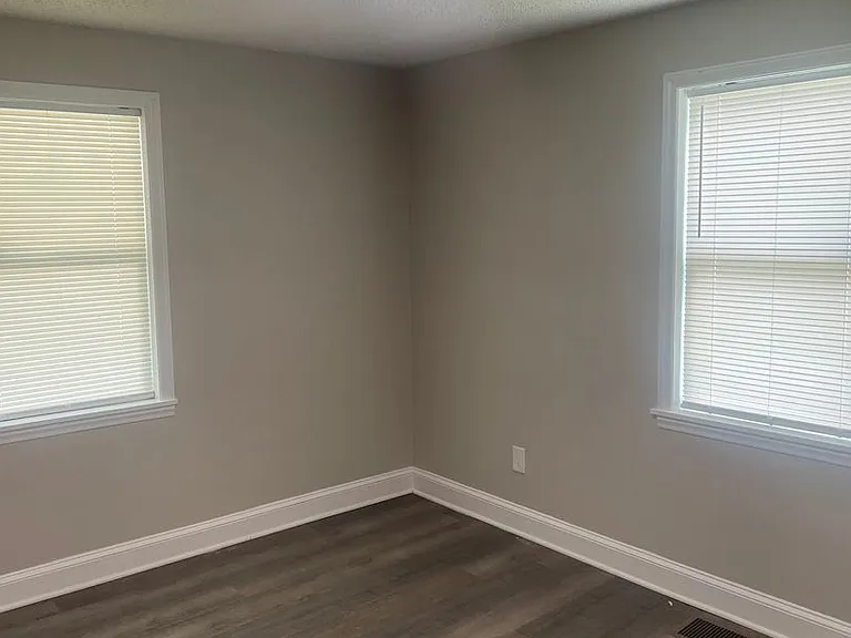 4509 Lansing Dr — Photo 2
