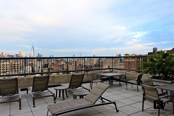 Rented by R New York | media 18