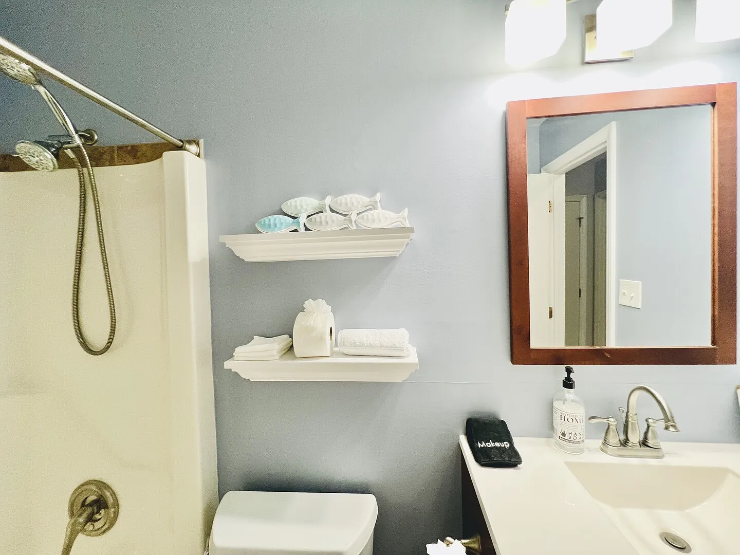 Cozy 3-Bedroom Getaway — Photo 2