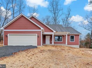 8 E Bobbi Ct, Berkeley Springs, WV 25411