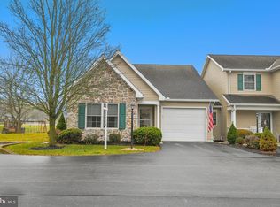 9 Oxen Ln, New Oxford, PA 17350