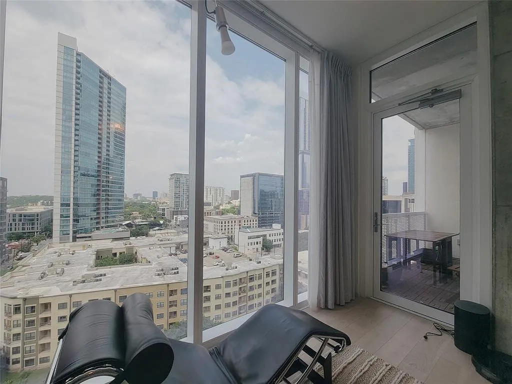 1 bed, 1.0 bath, 679 sqft, $3,300 — Photo 1