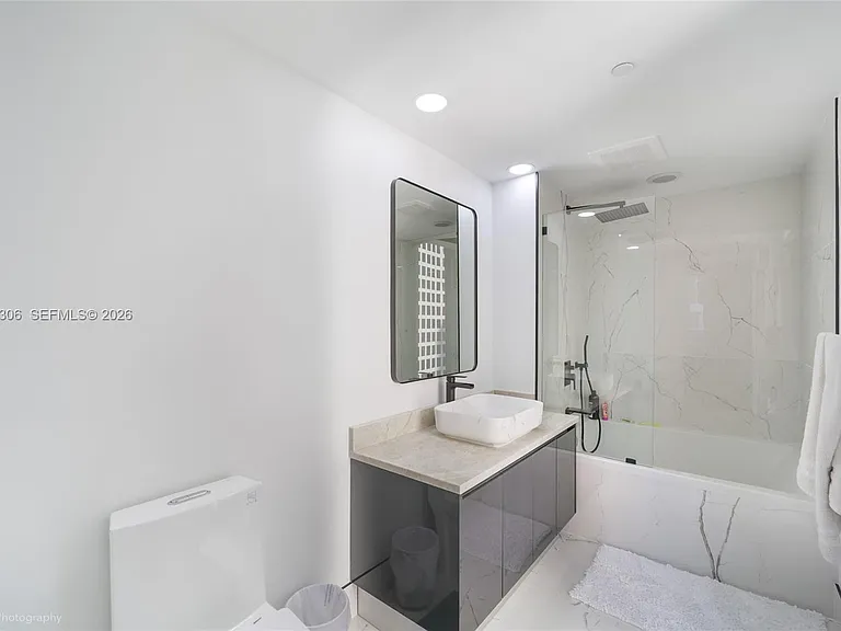 31 SE 6th St #2207 — Photo 9