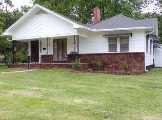 240 E 4th St, Baxter Springs, KS 66713