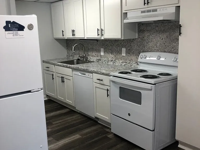 206 N Normal St — Photo 1