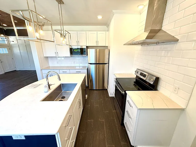 804 Dawson St — Photo 11