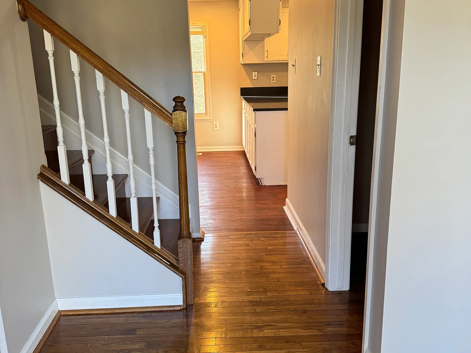 4 bed, 2.5 bath, 2725 sqft, $4,000 — Photo 4