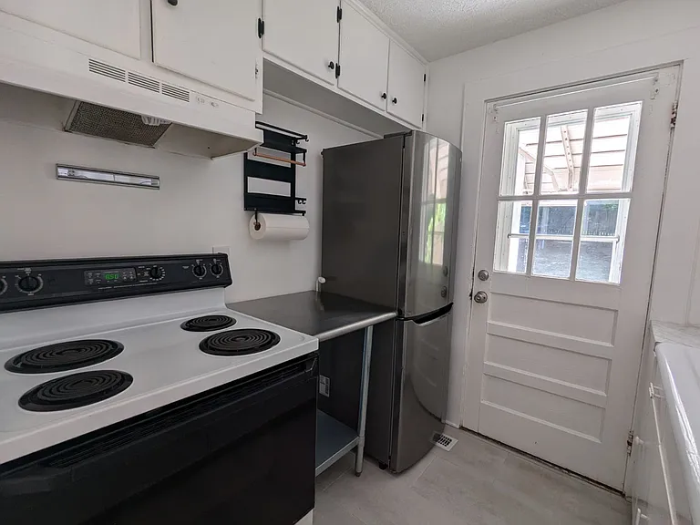 1504 Juniper St — Photo 13