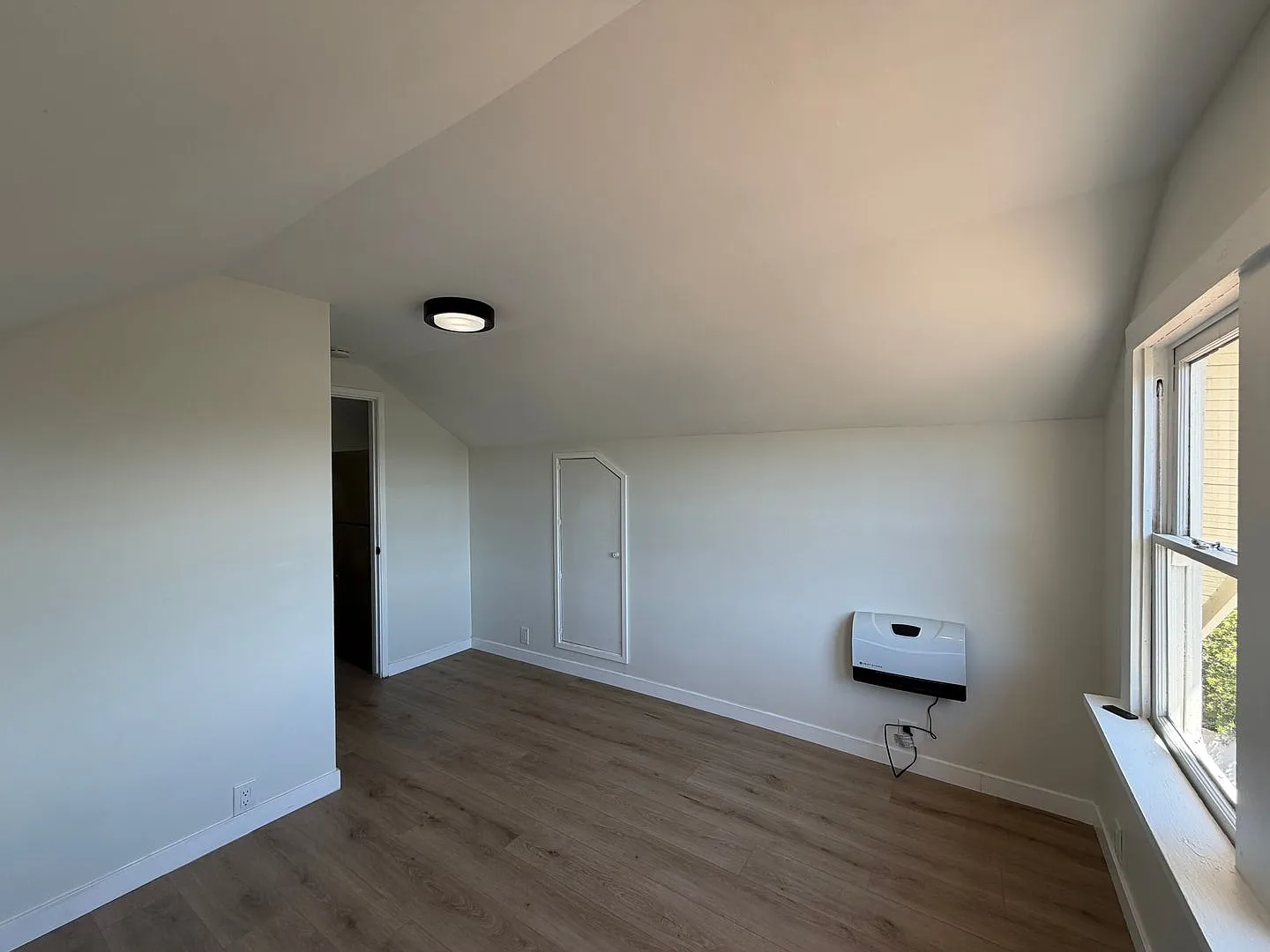 Sd: 3bd/2.5ba Home In Escondido W/ Adu, Mountain Views & Covered Deck! — Photo 4