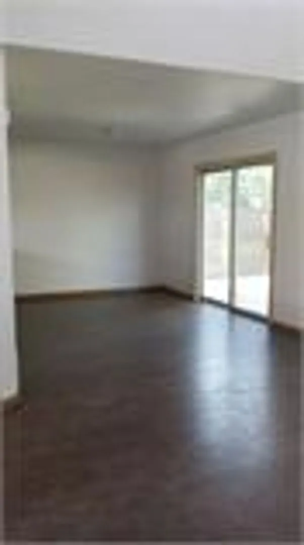Great Johnstown 2- Story Home! — Photo 4