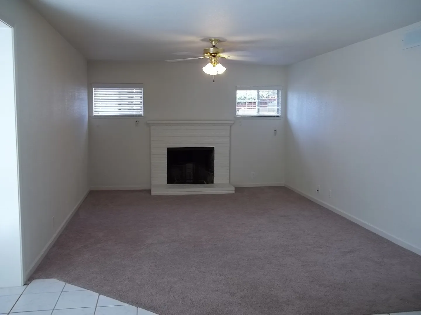 Spacious and updated home offering nice amenities and a nice floor plan. Close to shopping, schoo... — Photo 3